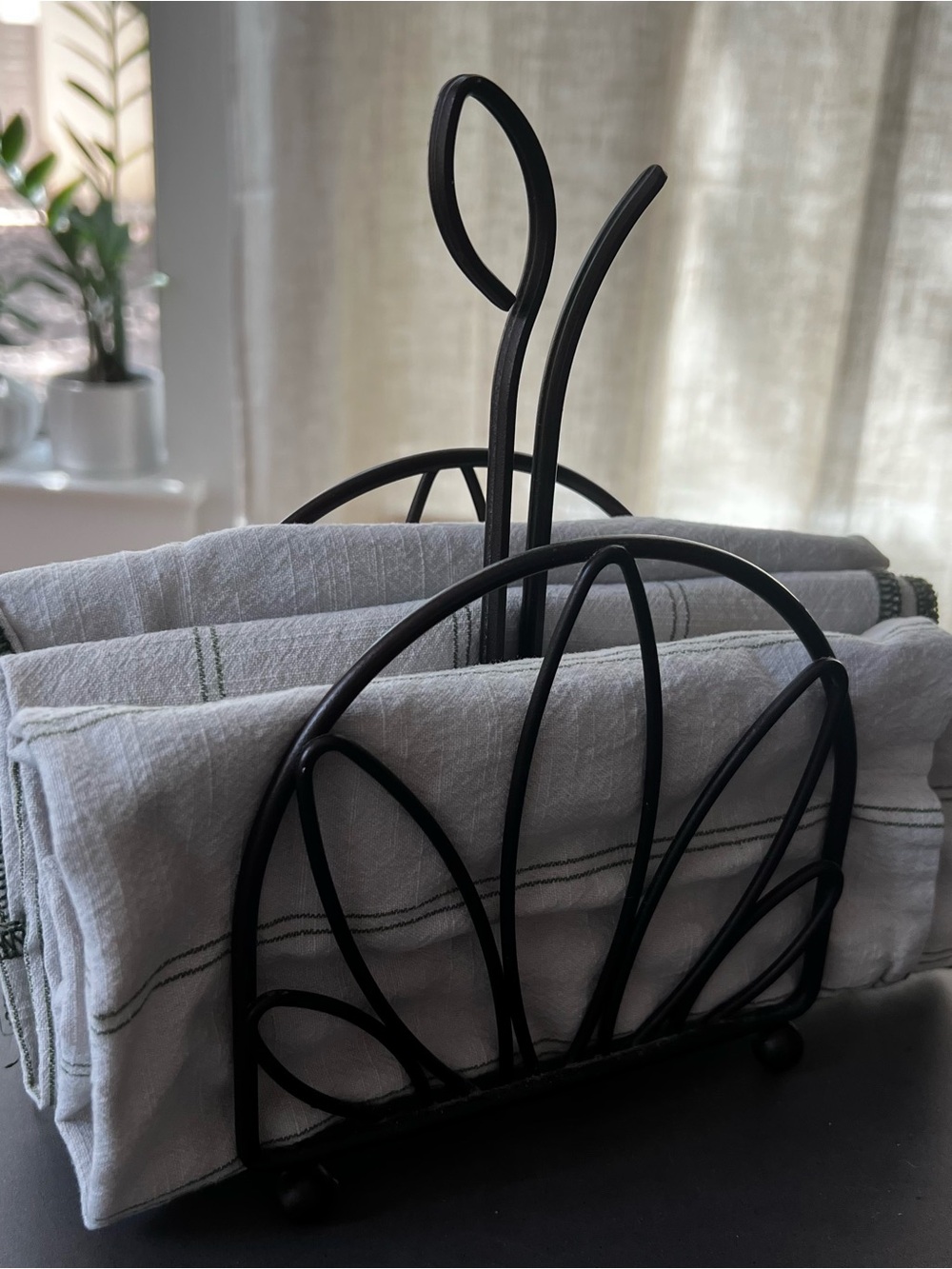 Black Wrought Iron Leaf Kitchen Napkin Holder